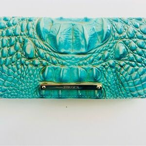 Like new Brahmin wallet